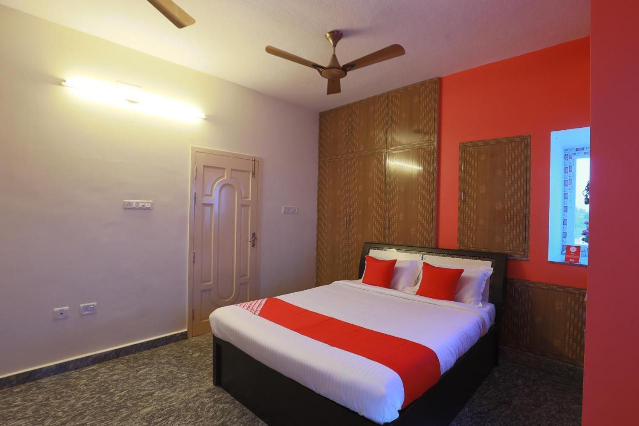 Vaccinated Staff- Oyo 38695 Peninsula Holiday Resorts Chennai Exterior foto