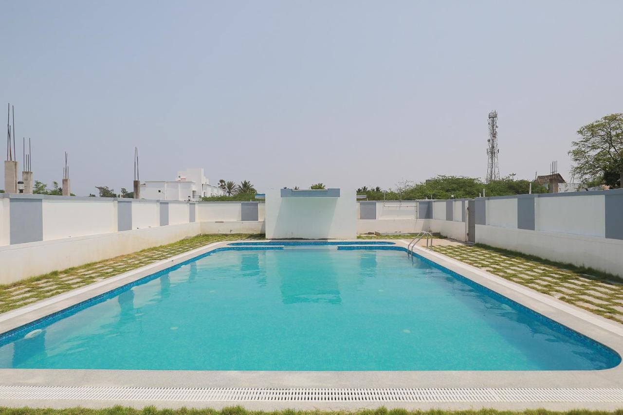 Vaccinated Staff- Oyo 38695 Peninsula Holiday Resorts Chennai Exterior foto