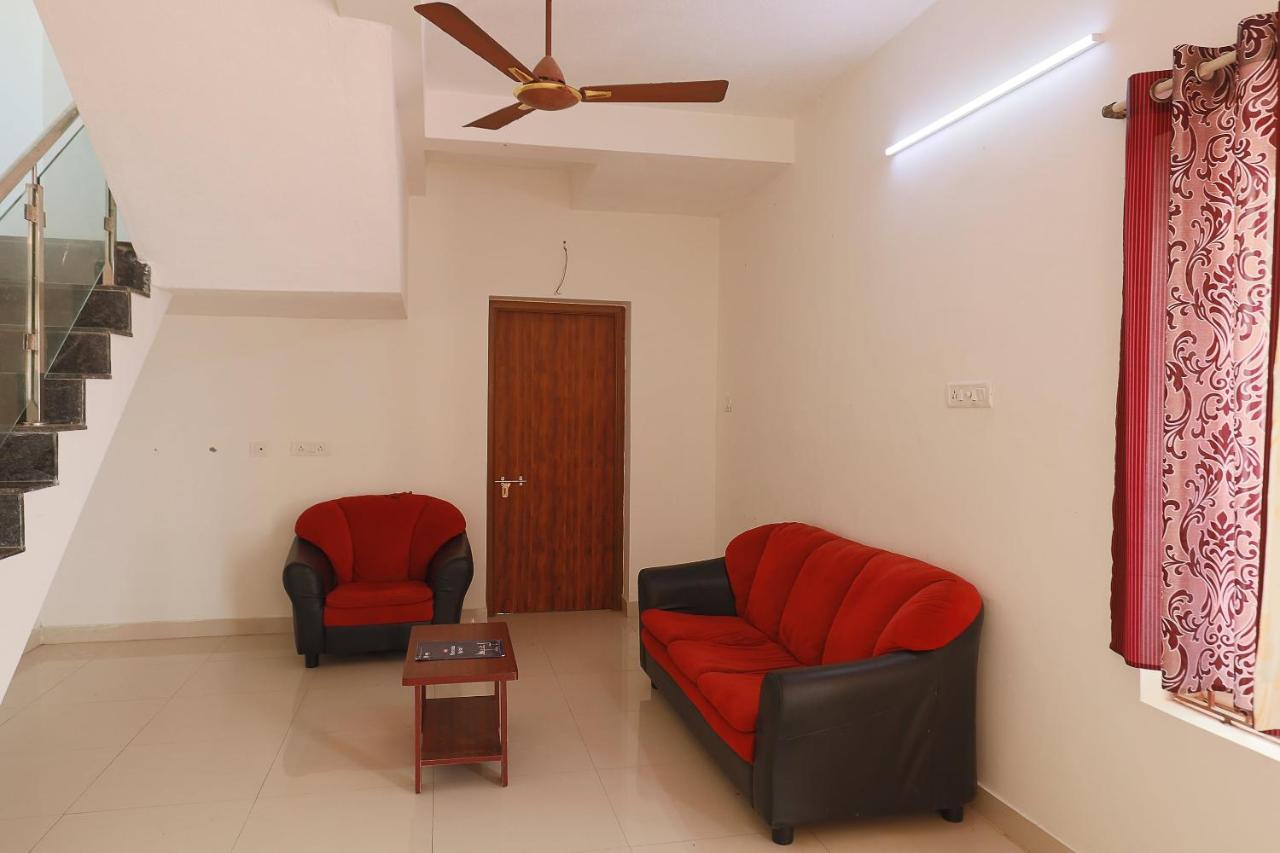 Vaccinated Staff- Oyo 38695 Peninsula Holiday Resorts Chennai Exterior foto