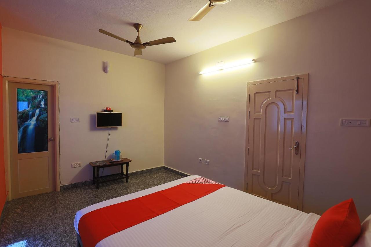 Vaccinated Staff- Oyo 38695 Peninsula Holiday Resorts Chennai Exterior foto